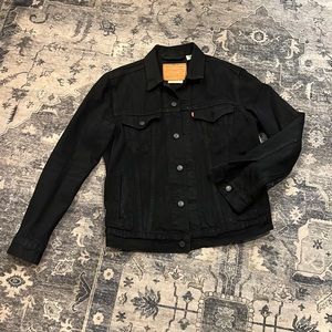 NWOT Levi’s black denim jacket